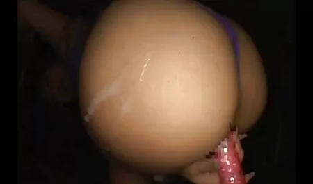 Ella se ha corrido en el coño de un hombre negro. videos pornos x el culo