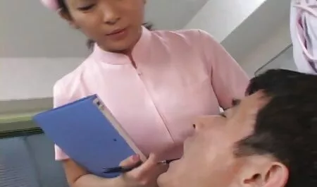 Un pastel quiere chupar una polla, grandes culos anal y masturbar al hombre.