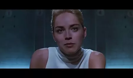 En sexo casero por el ano una posición incómoda.