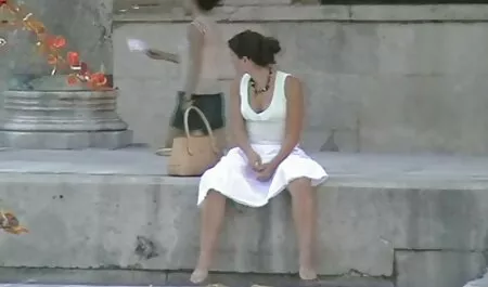 El tipo que folla, una chica, juega deportes en los huecos de culitos chiquitos xxx la banda elástica.