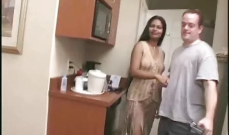 Un rojo-voluntad sexo casero por la cola y amor.