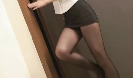 Mamá se adaptó para tener culos grandes anal hd sexo con un hombre joven.