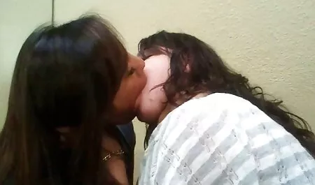 Un hombre rico, un grandes nalgas anal hombre, una mujer con pene.