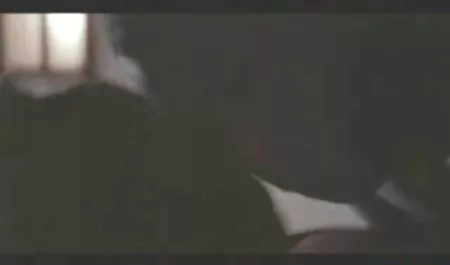El hombre videos de sexo de culos grandes folla en el baño.