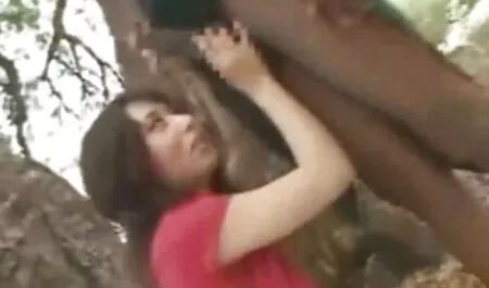 Atraer a una chica que es mimado por el ano no xxx en sus labios.