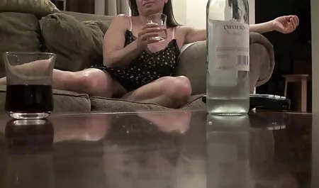 Hermosa chica cedió en sexo duro con culos grandes el culo.