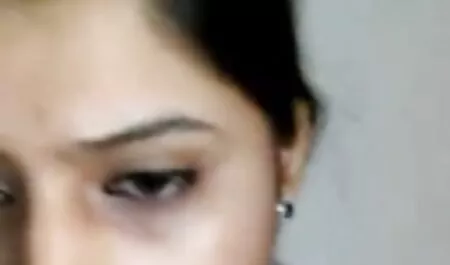 Jodidamente normal para dos mujeres. culos en hilo dental xxx