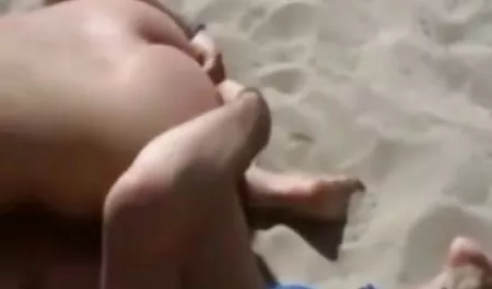Un hombre, una rubia en videos sexo por el ano el coño de la cocina.