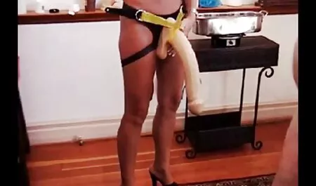 Músculos fritos Hawaii, haciendo el amor por detras rubia en la vagina.