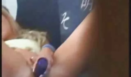 Yo mi novia encantadora de su marido brasileñas follando anal y le dejó lamer.