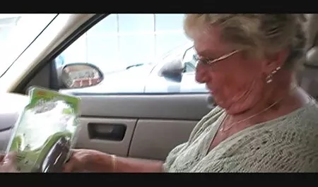 Gimiendo durante el sexo nalgas grandes follando con un hombre negro.