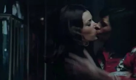 Sexo por la tarde grandes culos anal con una rubia y una mamada.