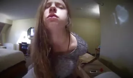 Masturbándose en el videos gratis cojiendo por el culo césped.